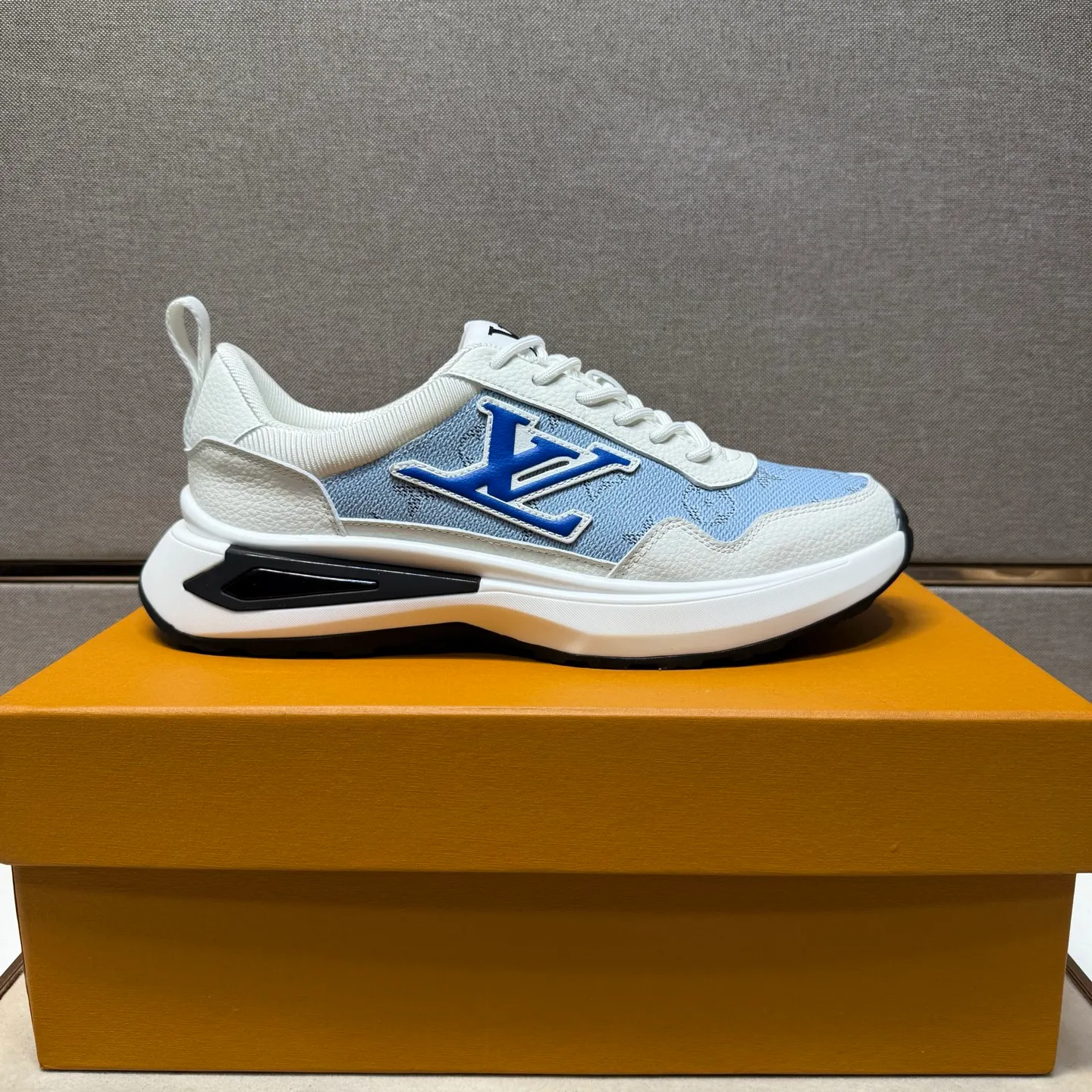 Men's men's shoes 💰pp462【LV～】men's casual shoes 2025z cabinet sales simultaneously 🔶Size: 38-44 #️⃣ 🔷3 colors🔜The upper is made of multi-material splicing➕Mesh lining, comfortable and breathable, sole: original comfortable and wear-resistant outsole, ⚠️real thing📱photographed🎬real thing is better📢📢📢